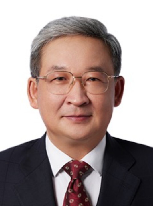 曾毅（第十四届全国政协委员、经济委员会委员，中国电子信息产业集团有限公司董事长、党组书记）
