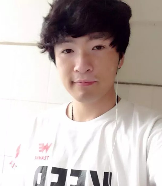 魏克强（中国电子竞技选手）