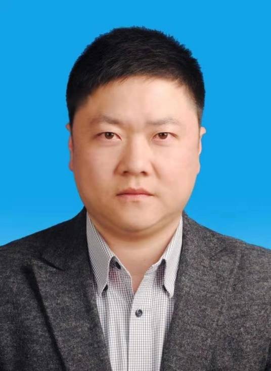 张炜(湖北省荆州市经济和信息化局党组书记、局长)