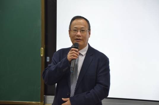 王东(四川省泸州龙马高中校长)