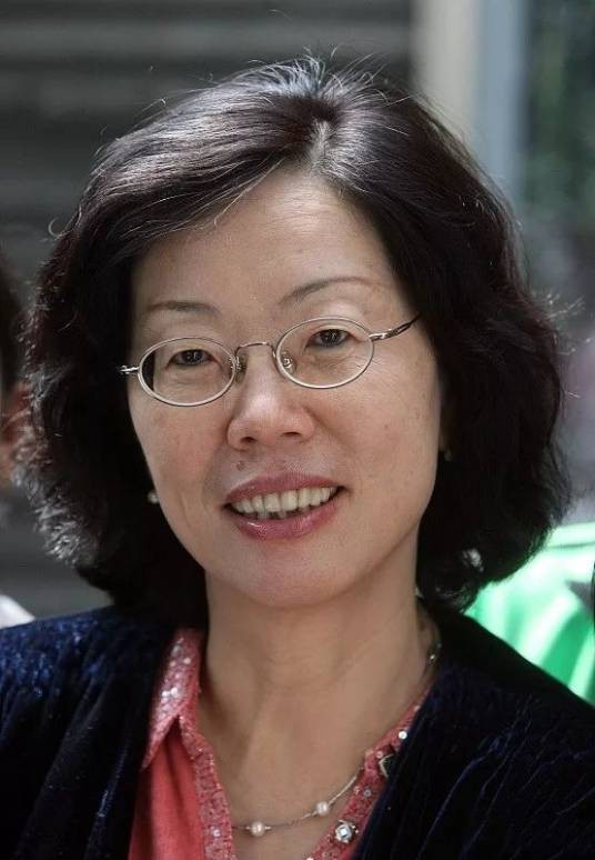 舒婷（中国当代女诗人、朦胧诗派代表人物之一）