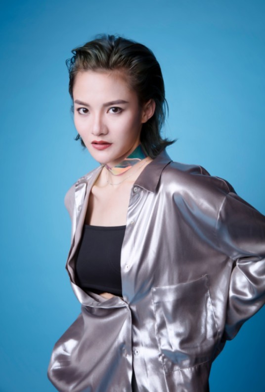 袁一(女歌手)