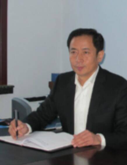 冯向民(河北省泊头市人民政府党组成员,二级调研员)