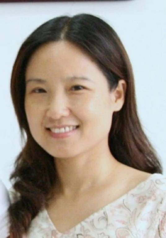 梁丽(华中科技大学外国语学院教授)