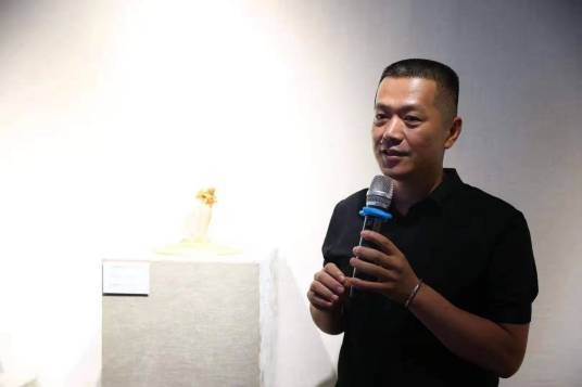 刘庆峰(广东省雕刻艺术研究会副会长)