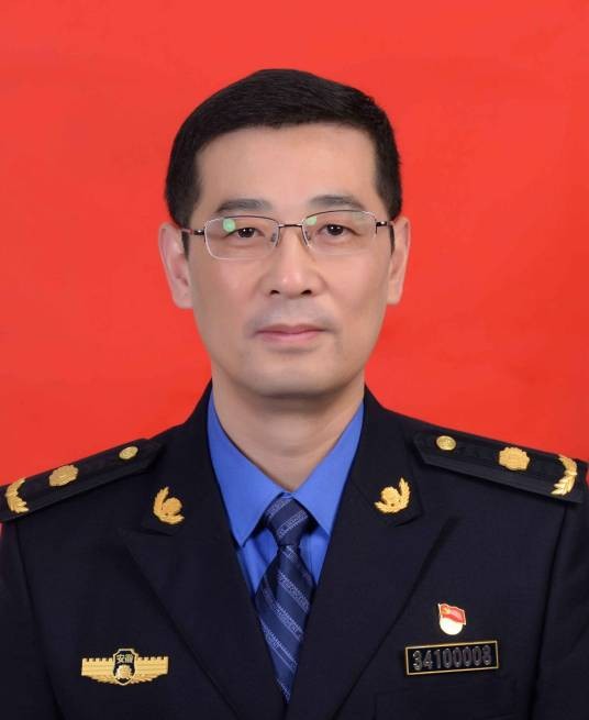 何兵（安徽省马鞍山市城市管理局（市城市管理行政执法局）三级调研员）