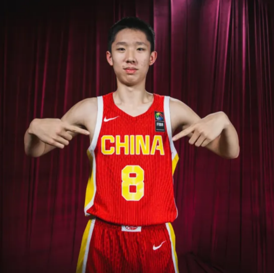 张宇辰（16岁中国高中篮球运动员）