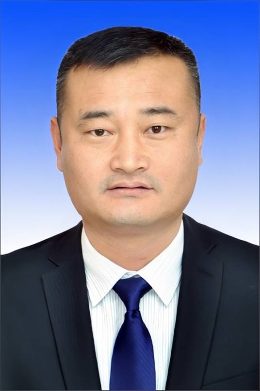 徐忠（新疆维吾尔自治区阿克苏地委委员、行署常务副专员）