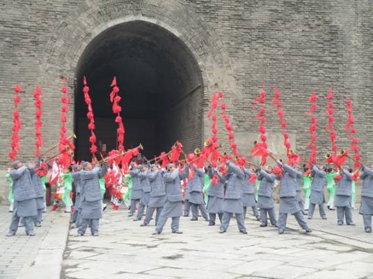 吹唢呐（传统习俗）