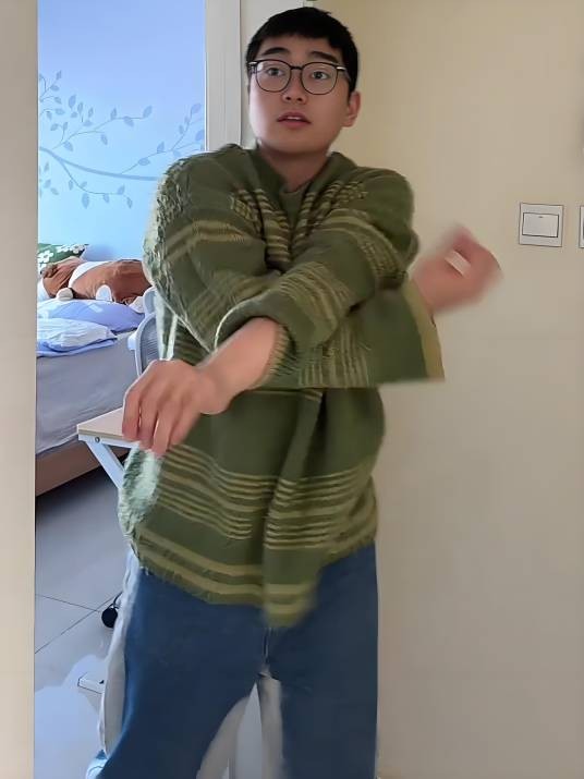 锅姨与宝强