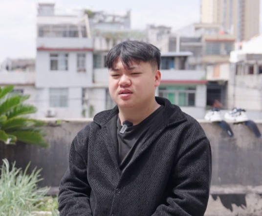 钟彬（“梅姨案”被拐儿童）