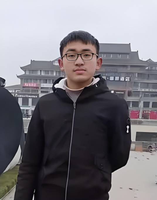 李士杰（9·16成都高三学生失联事件当事人）