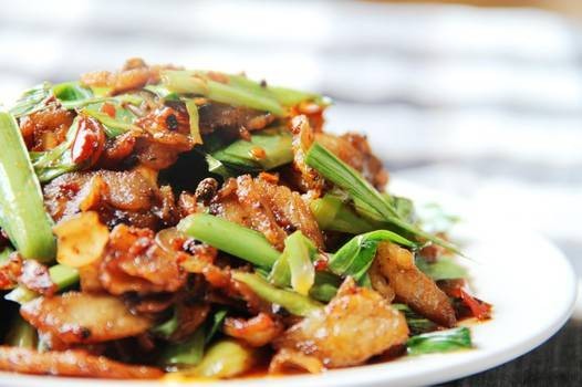 蒜苗炒回锅肉