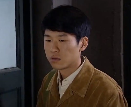 钟杨（情感剧《戈壁母亲》中的虚构角色）
