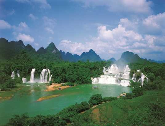 崇左市德天跨国瀑布景区