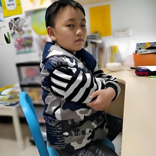 乐乐爱玩具