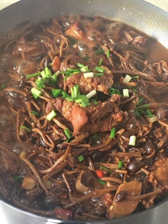 茶树菇炖排骨