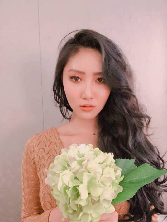 安惠真（韩国女歌手、MAMAMOO成员）