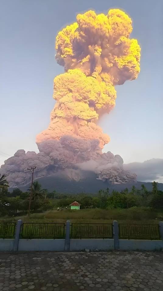 勒沃托比火山