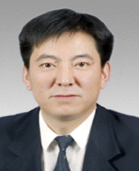 许春华（山东省威海市文登区委工业工委委员，文登区工业和信息化发展中心主任）