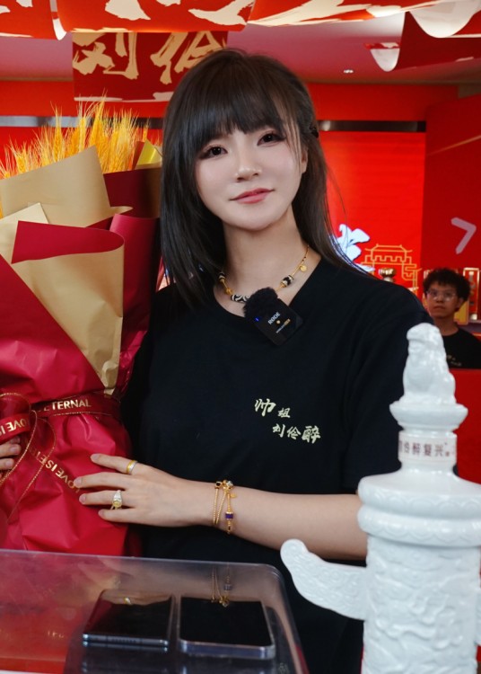 杨帅（巨力集团首席执行总裁，刘伶醉公司总裁，刘伶醉第四十四代酿造技艺传承人）