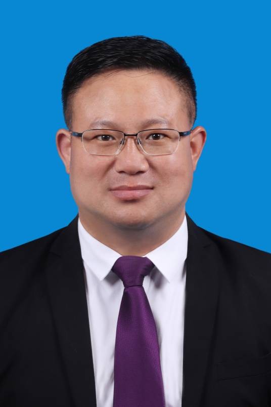 宋立（贵州省安顺市教育局党组书记、局长）