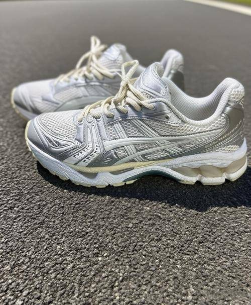 GEL-KAYANO 14
