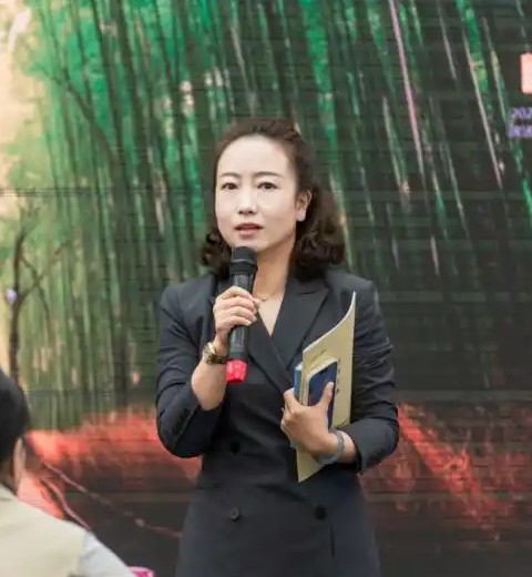 杨洁卿