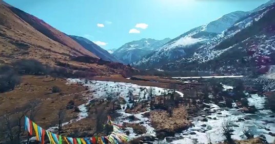鹧鸪山（四川阿坝境内山峰）