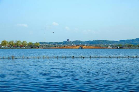 昆明湖（北京市颐和园内的湖泊）