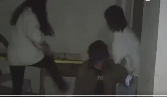 4·24威海女生被围殴事件