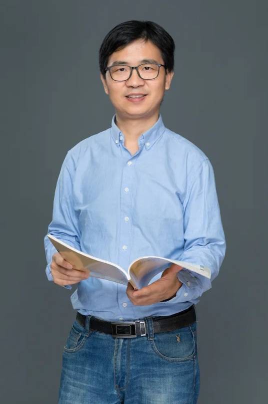 时剑波（宁波中学语文老师、正高级教师）