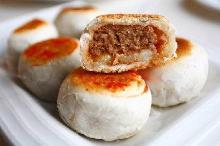 鲜肉月饼（以面粉、猪肉为主料制作的菜品）