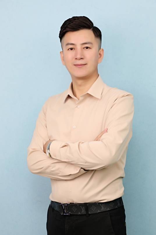 吴静波（鲸驰集团创始人兼CEO、首席技术官）