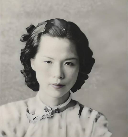 杨文蔚（秦含章的第一任妻子）