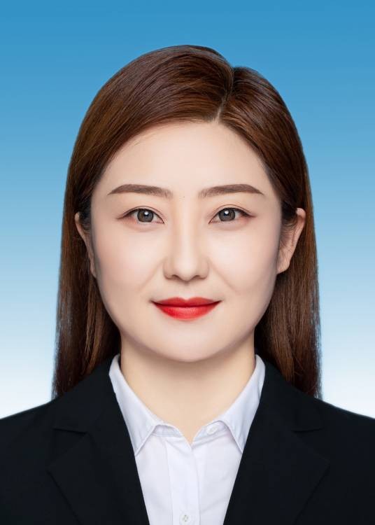 萨茹拉（中国农业科学院草原研究所党委委员、副所长、工会主席）