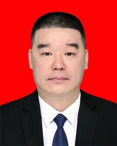 王洵（四川省绵阳市涪城区人民政府党组成员、副区长、区委政法委副书记、区公安分局党委书记、局长、督察长）