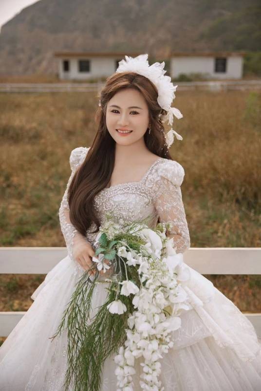 曹艺馨（中国内地流行女歌手）
