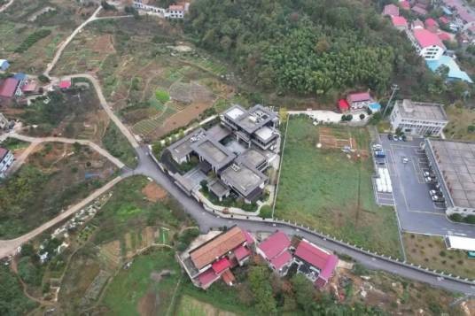 2025年衡山别墅被指违建事件