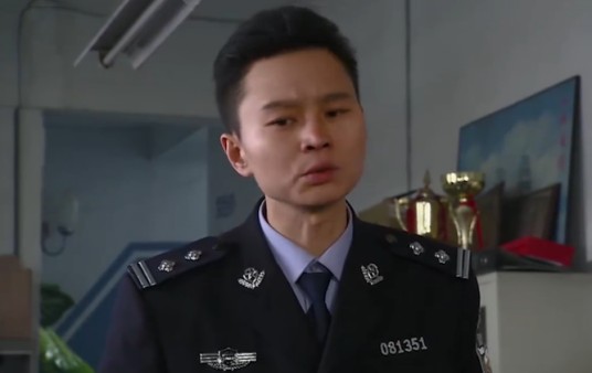 李小眼（家庭剧《左伟与杜叶的婚姻生活》中的角色）