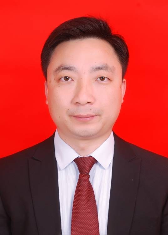 冯兴华（重庆市大足区棠香街道党工委委员）