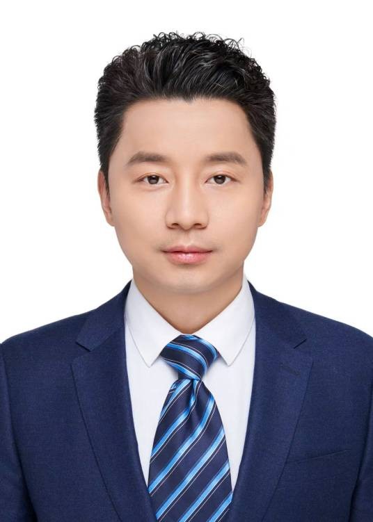 李小松（西部数智医疗研究院创始院长、重庆医科大学检验医学院副院长）