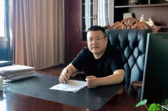 叶小波（当阳市工商联副主席、 湖北新阳特种纤维股份有限公司总经理）