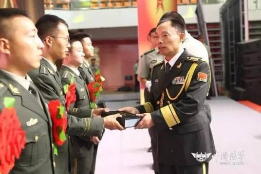 杨忠（中国人民解放军陆军少将）