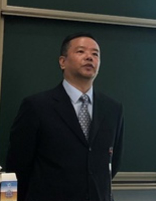 吴万华（证券公司资产管理总部董事总经理）