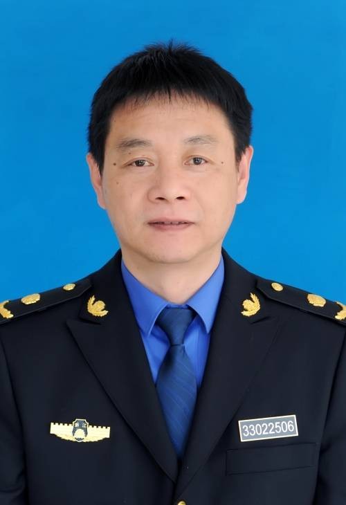 袁立群（浙江省宁波市北仑区综合行政执法局党委委员、副局长）