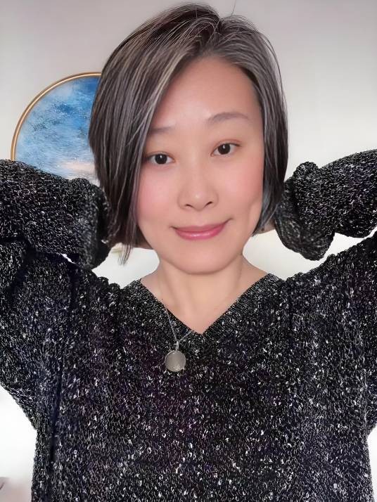 服饰搭配师张岚