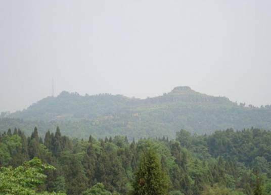 鱼龙山