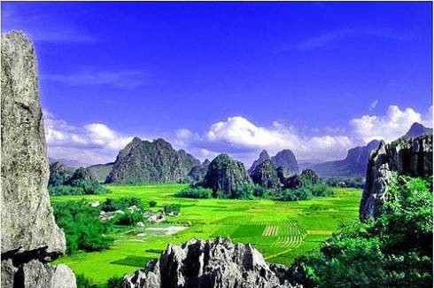 阴山—秦岭间东西构造亚带