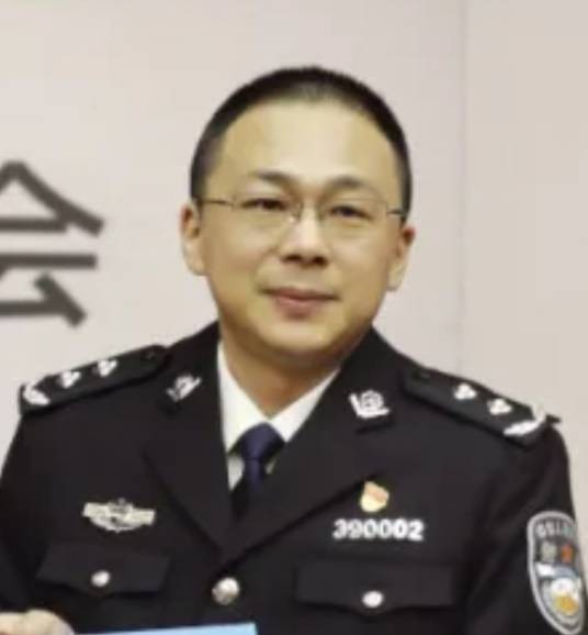 韩睿(西藏出入境边防检查总站党委副书记、政治委员)